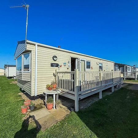 Lovely 6 Berth Caravan With Decking To The Side In Heacham Ref 21040E Exteriér fotografie