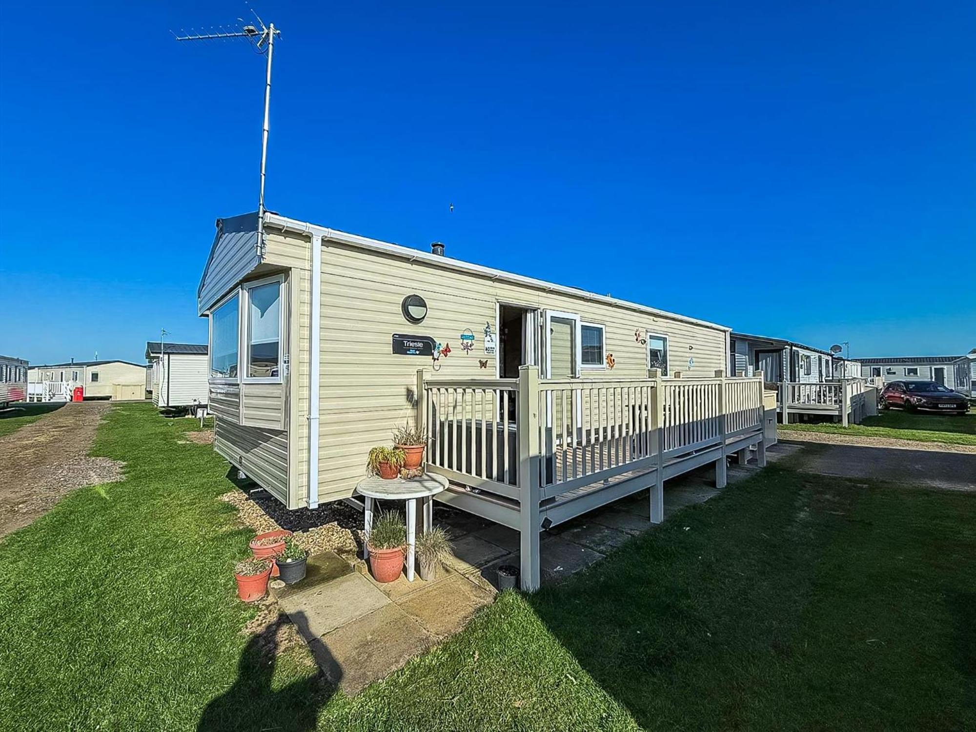 Lovely 6 Berth Caravan With Decking To The Side In Heacham Ref 21040E Exteriér fotografie