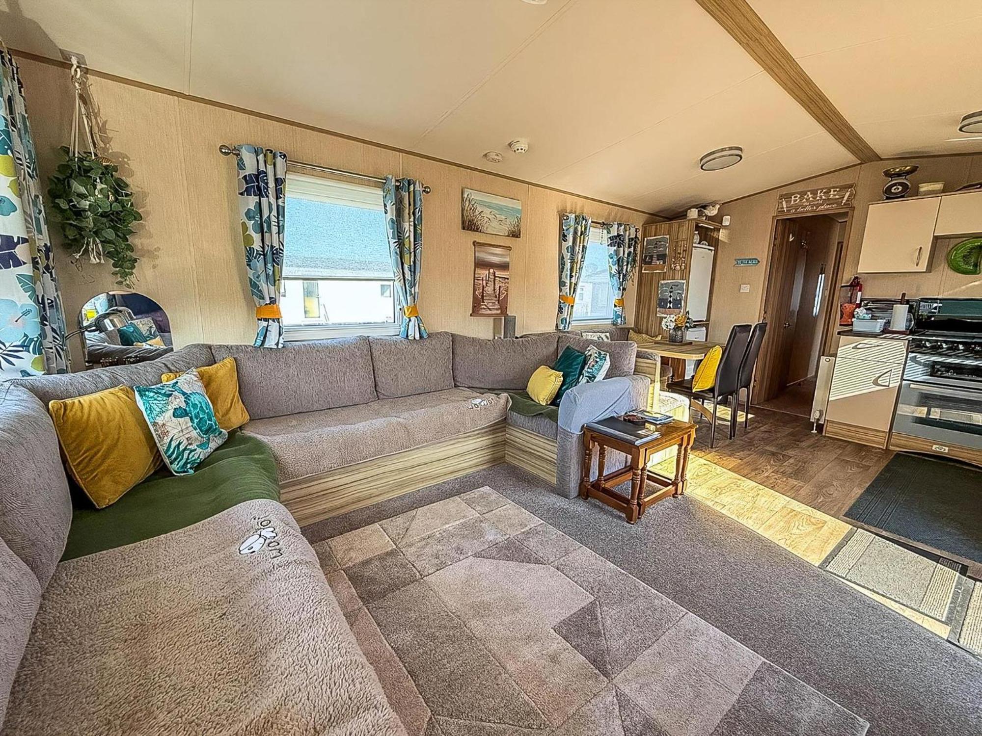 Lovely 6 Berth Caravan With Decking To The Side In Heacham Ref 21040E Exteriér fotografie